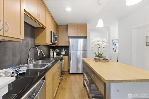 $548,000 | 16141 Cleveland Street, Unit 317, Redmond, WA 98052