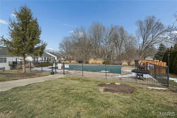 $164,900 | 420 Benton Drive, Unit K, St. Peters, MO 63376