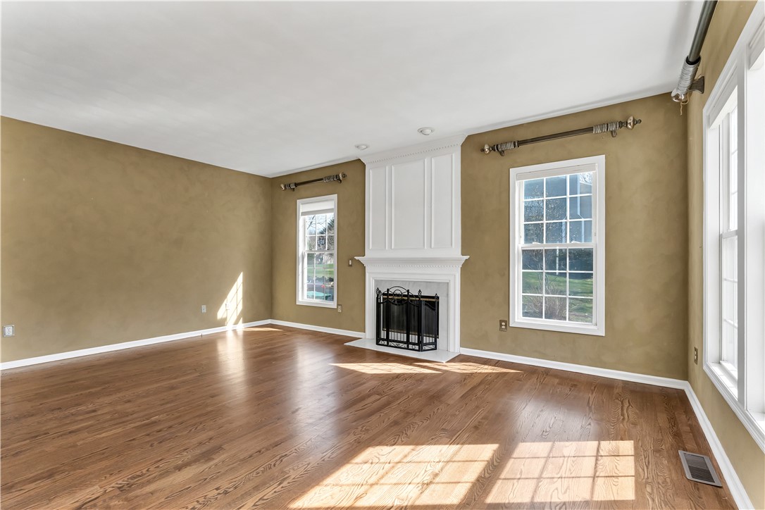 105 Castle Rocks Road Warwick, RI 02886 - Photo 11 of 44