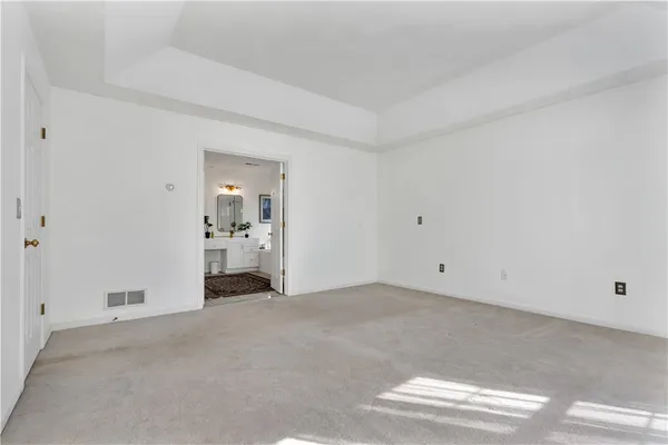 $925,000 | 105 Castle Rocks Road, Warwick, RI 02886