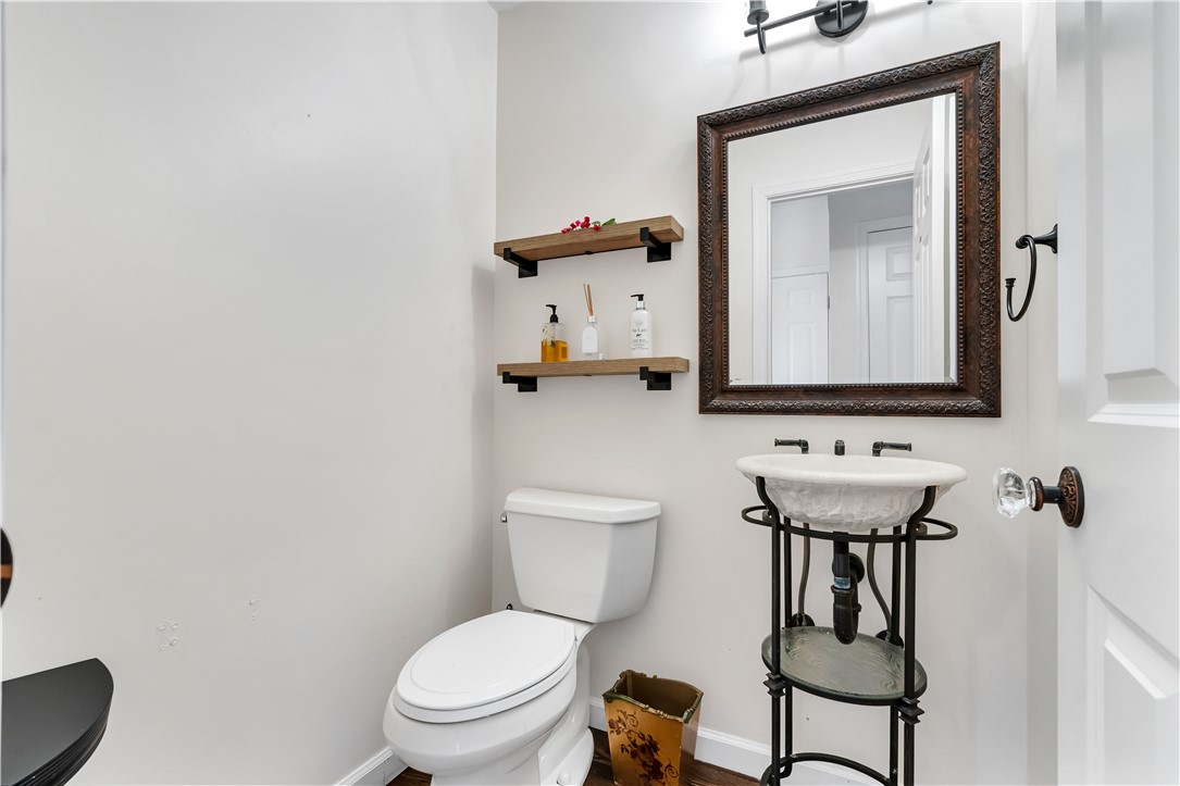 105 Castle Rocks Road Warwick, RI 02886 - Photo 15 of 44