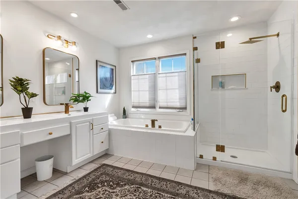$925,000 | 105 Castle Rocks Road, Warwick, RI 02886