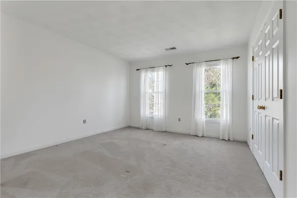 $925,000 | 105 Castle Rocks Road, Warwick, RI 02886