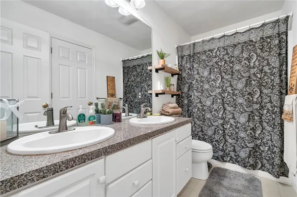 $925,000 | 105 Castle Rocks Road, Warwick, RI 02886