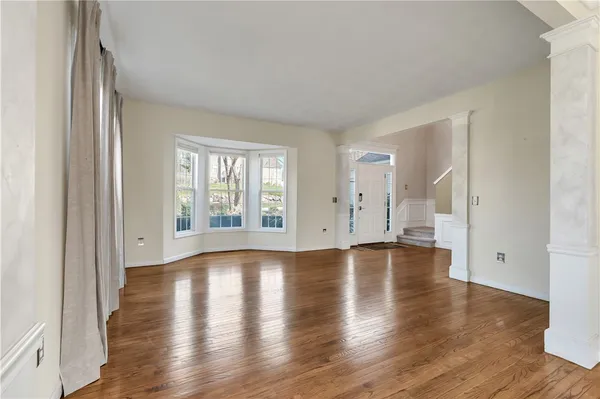 $925,000 | 105 Castle Rocks Road, Warwick, RI 02886