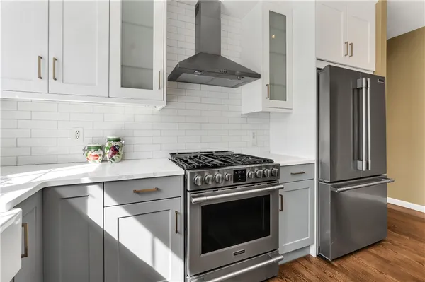 $925,000 | 105 Castle Rocks Road, Warwick, RI 02886