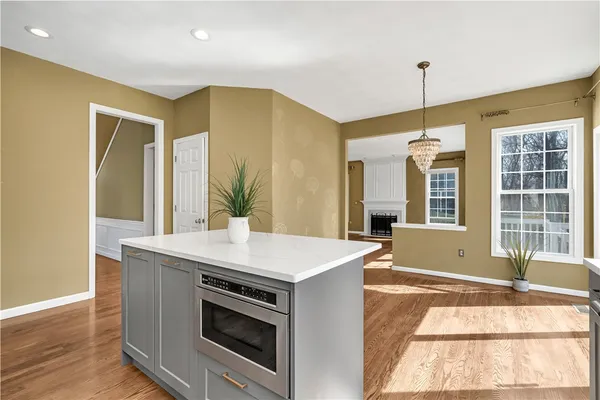 $925,000 | 105 Castle Rocks Road, Warwick, RI 02886