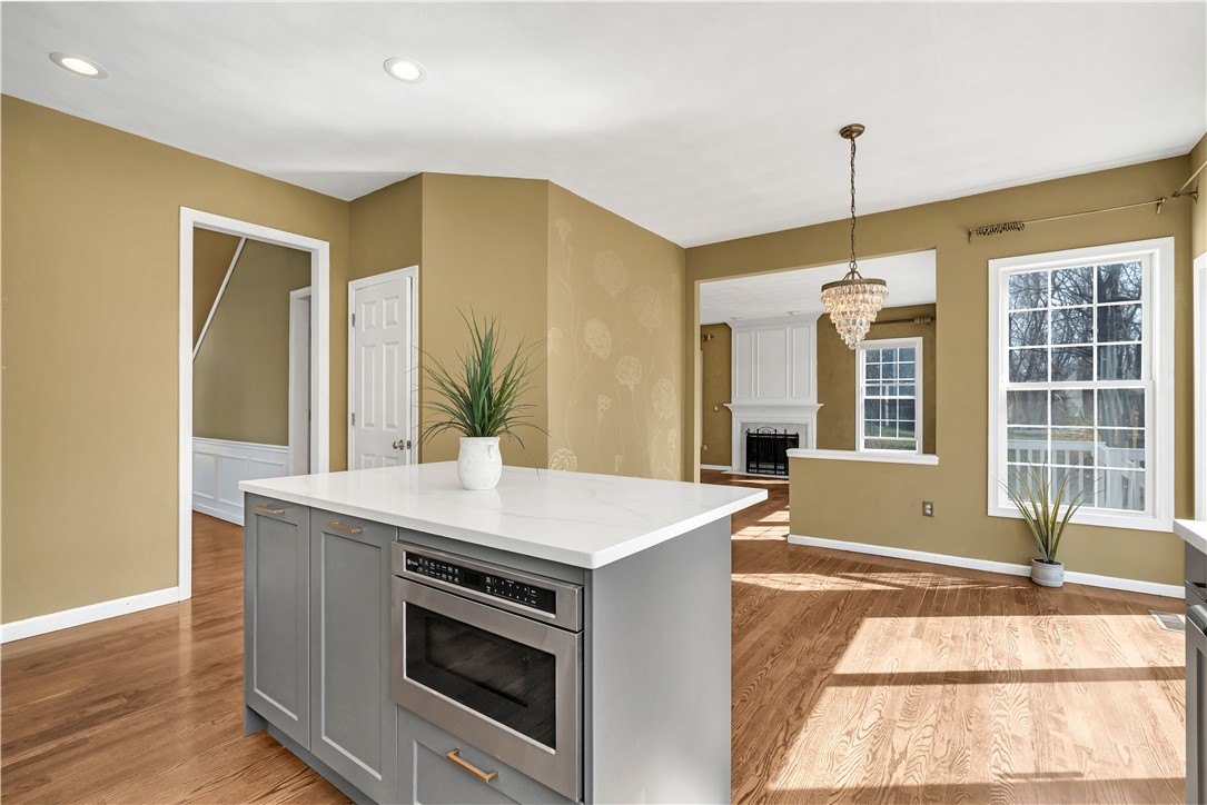 105 Castle Rocks Road Warwick, RI 02886 - Photo 9 of 44