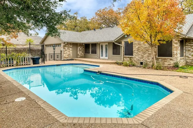 a view of a house with a garage