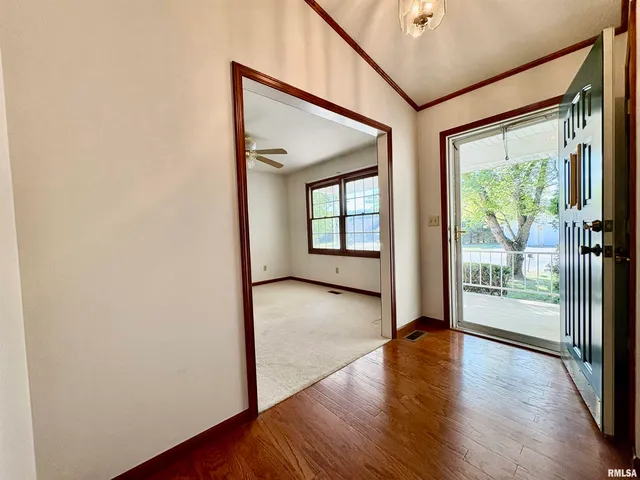 $210,000 | 102 North Westpoint, Jacksonville, IL 62650