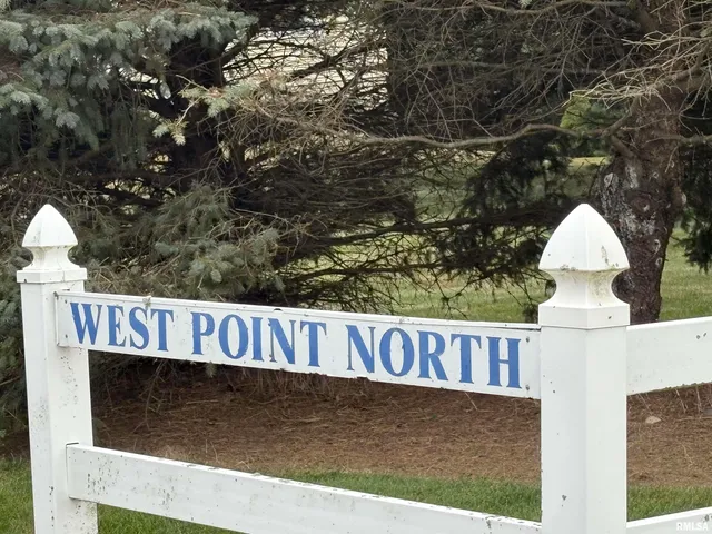 $210,000 | 102 North Westpoint, Jacksonville, IL 62650