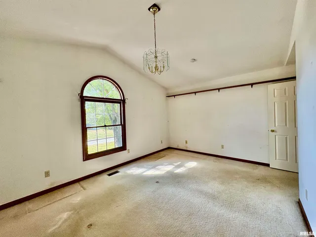 $210,000 | 102 North Westpoint, Jacksonville, IL 62650