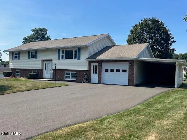 $415,000 | 7 Maplehurst Drive, Brunswick, NY 12180