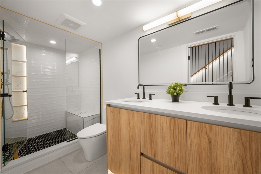 1618 Beacon Street, Unit A Brookline, MA 02446 - Photo 19 of 28