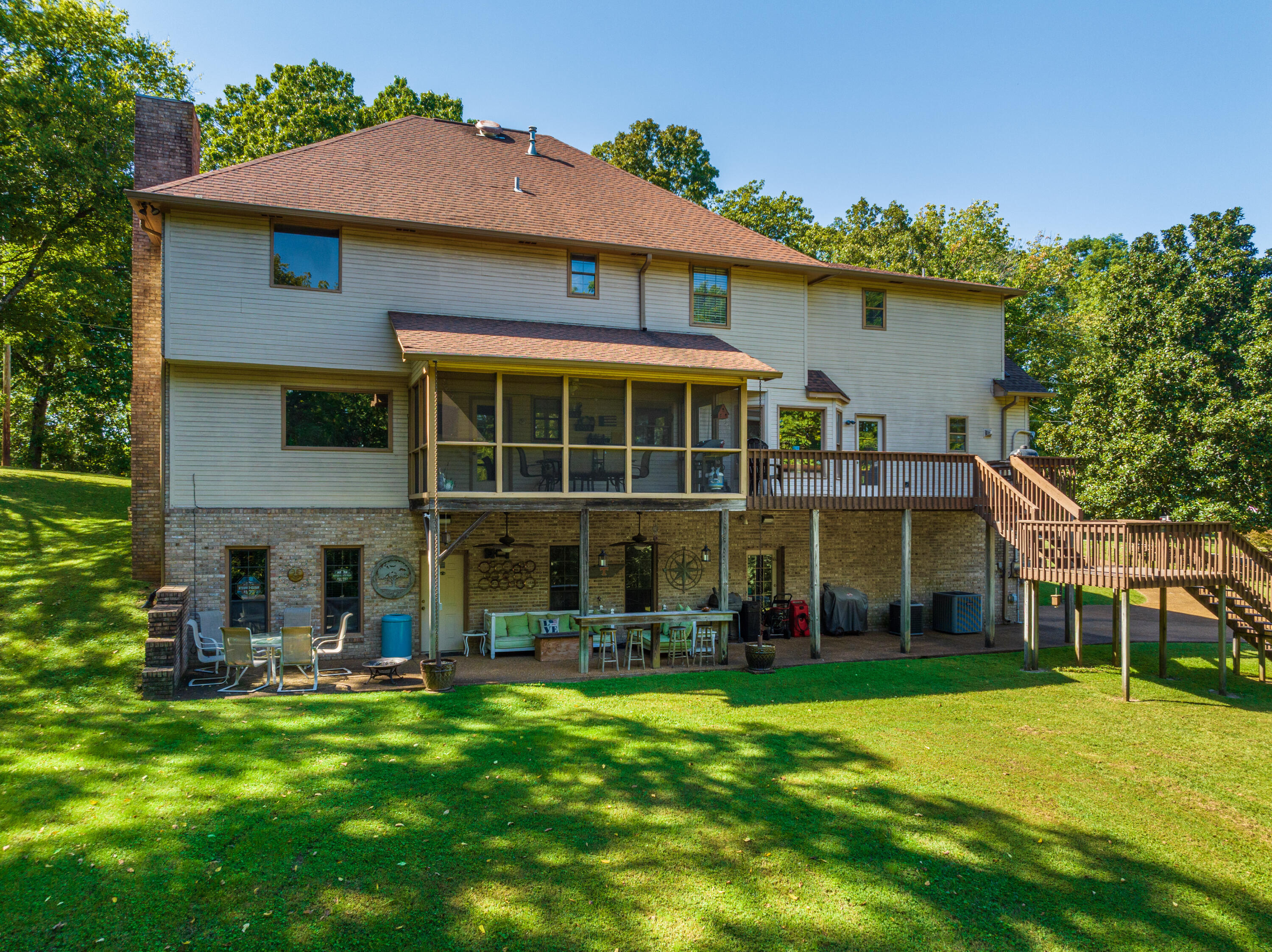 6370 Fairview Road Hixson, TN 37343 - Photo 3 of 41 2022_09_September_6370_Fairview_Rd_0009