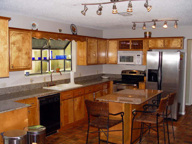 655 North Mobile Street Fairhope, AL 36532 - Photo 11 of 36 Kitchen