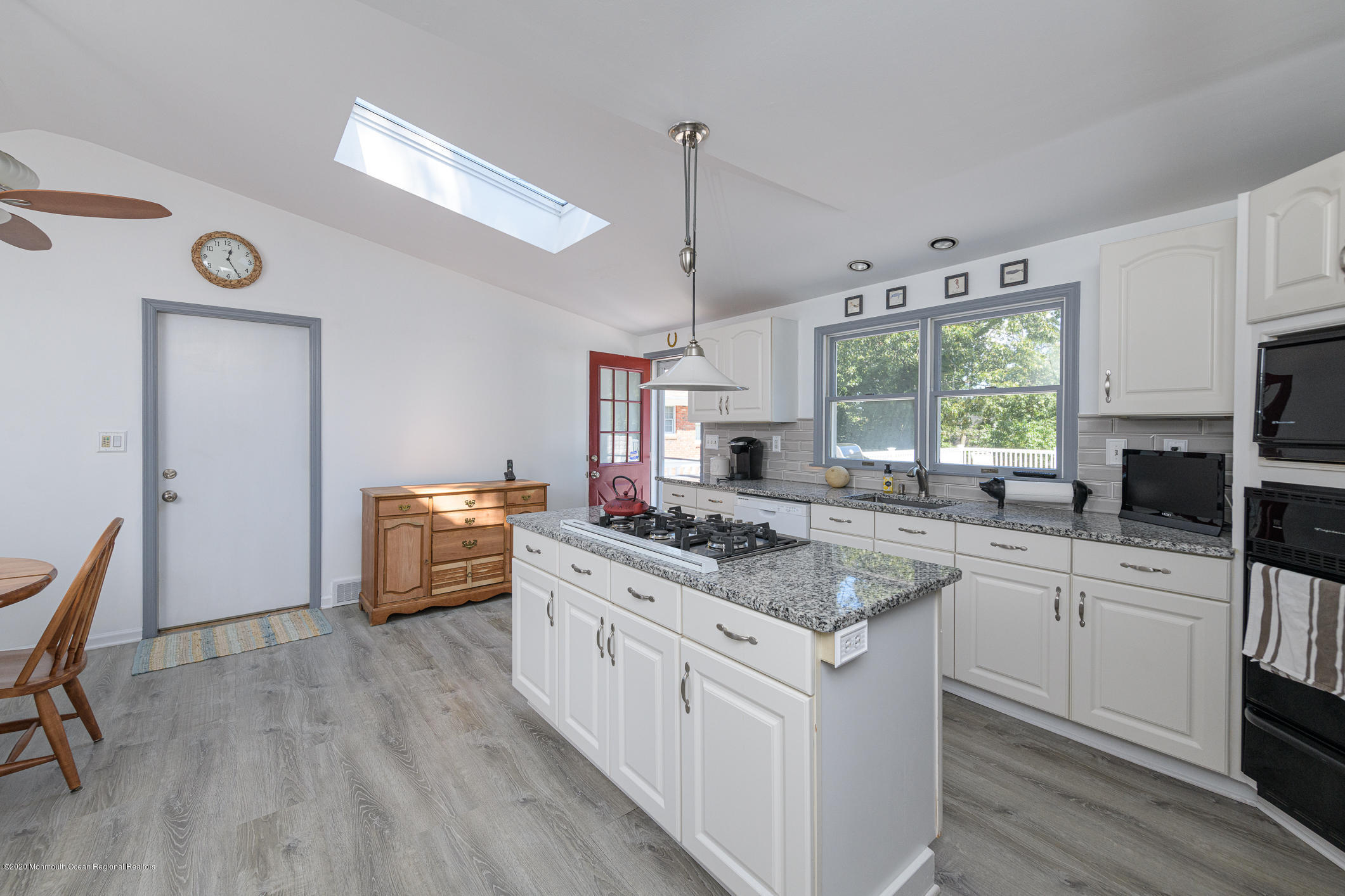 3713 River Road Point Pleasant, NJ 08742 - Photo 11 of 39 04 Kitchen (1)
