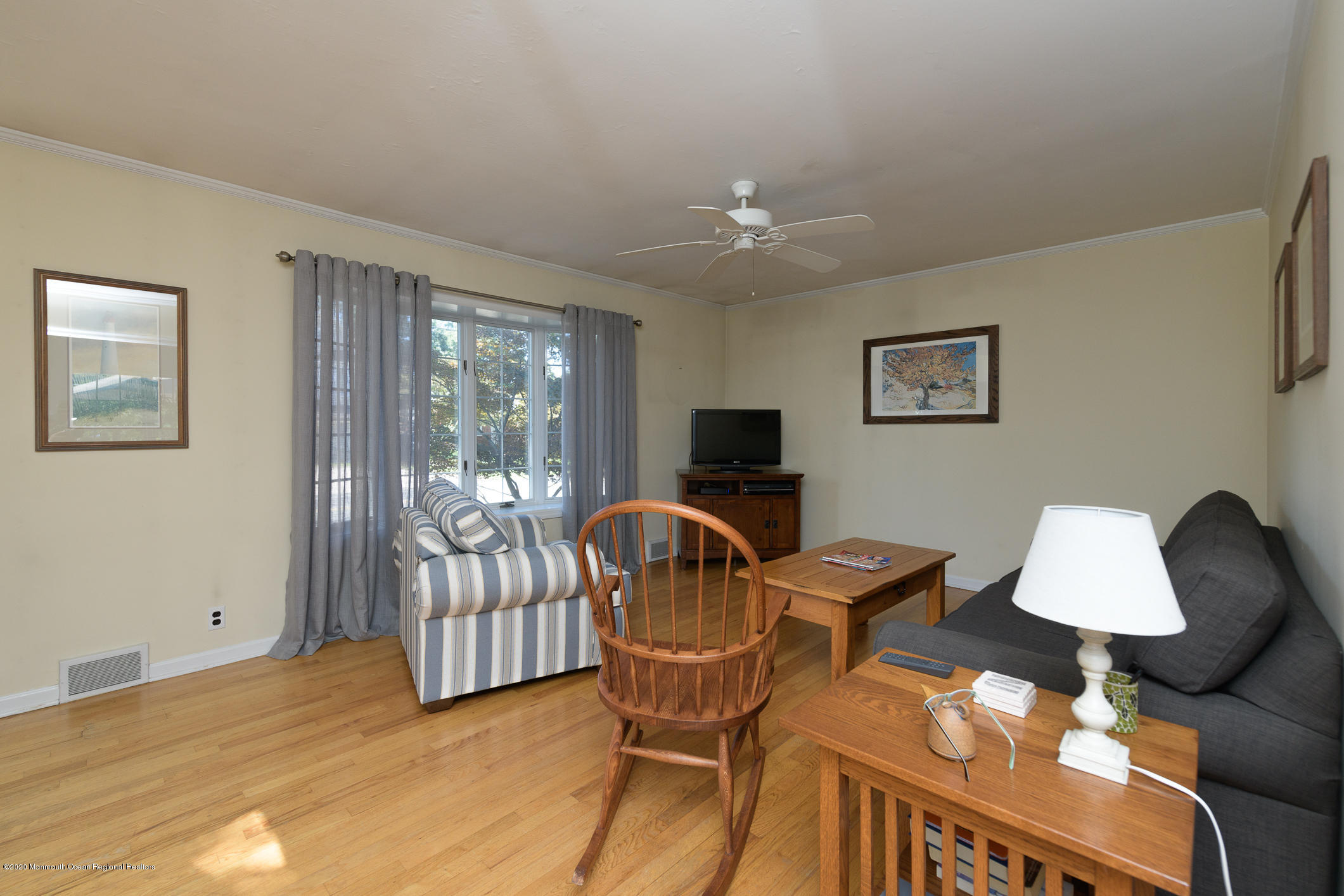3713 River Road Point Pleasant, NJ 08742 - Photo 5 of 39 02 Living (2)
