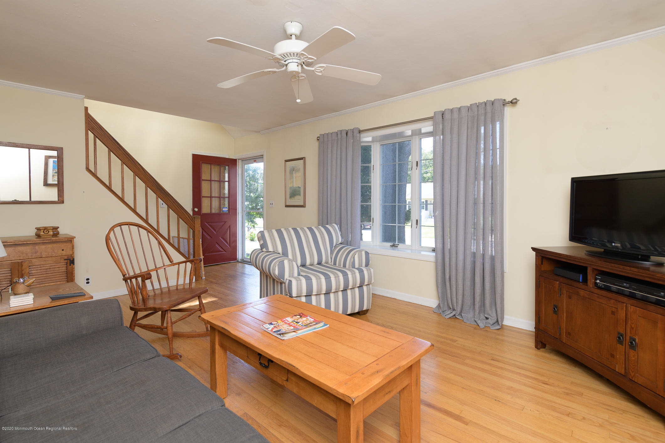 3713 River Road Point Pleasant, NJ 08742 - Photo 6 of 39 02 Living (3)