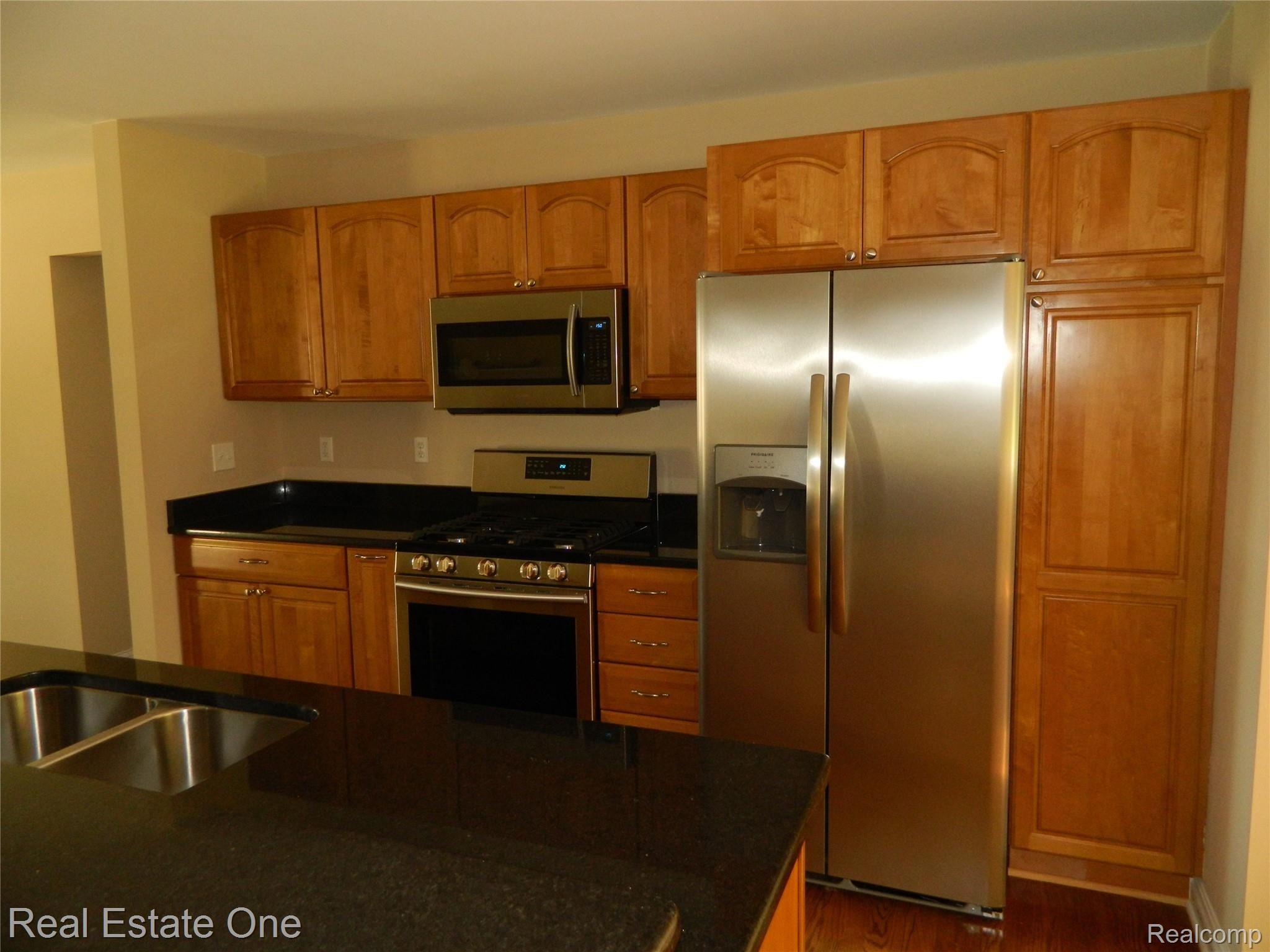 5621 Livernois Road Troy, MI 48098 - Photo 9 of 15 Livernois GA 010.JPG