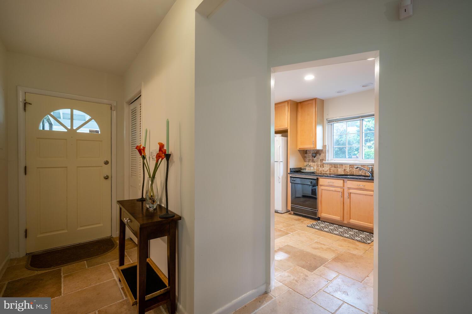 11605 Gail Place Silver Spring, MD 20902 - Photo 5 of 31