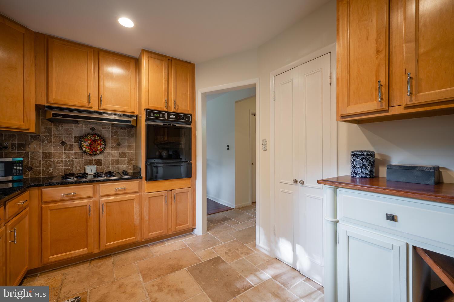 11605 Gail Place Silver Spring, MD 20902 - Photo 6 of 31