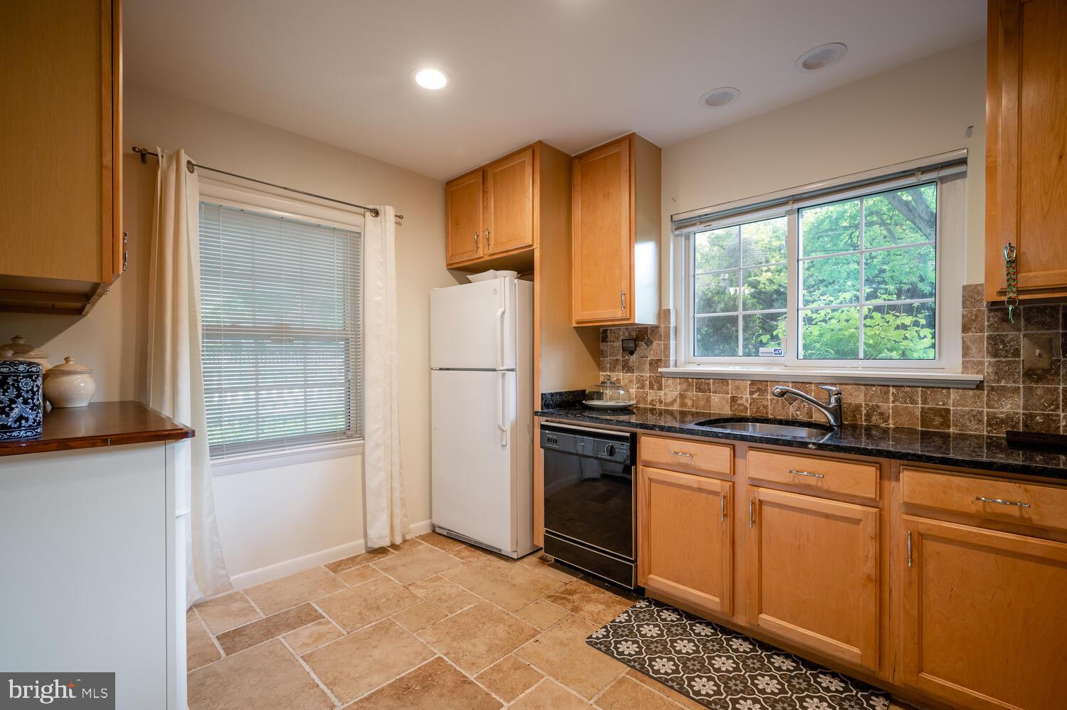 11605 Gail Place Silver Spring, MD 20902 - Photo 7 of 31