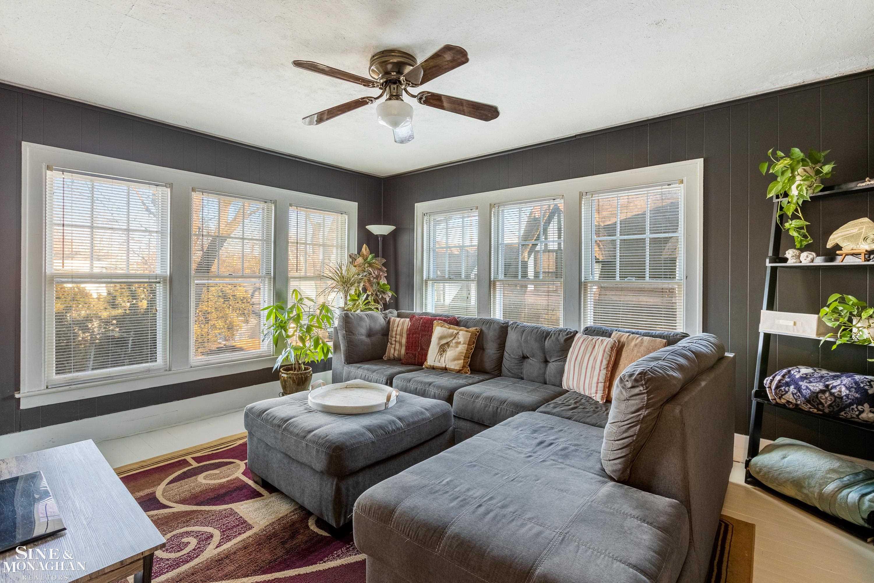 1026 Nottingham Road Grosse Pointe, MI 48230 - Photo 21 of 39 50103587-20.JPG