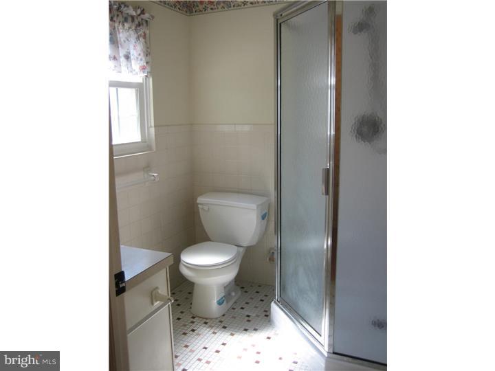 752 York Road Mount Laurel, NJ 08054 - Photo 16 of 25 Master Bathroom
