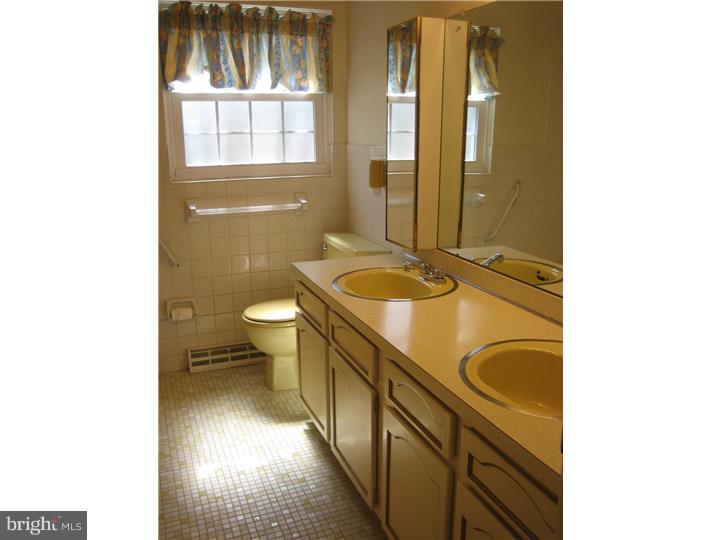 752 York Road Mount Laurel, NJ 08054 - Photo 19 of 25 Bathroom