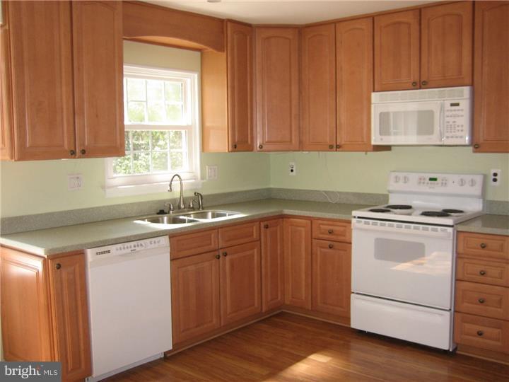 752 York Road Mount Laurel, NJ 08054 - Photo 4 of 25 Kitchen