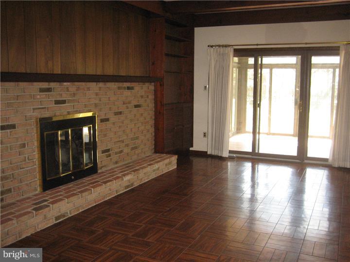 752 York Road Mount Laurel, NJ 08054 - Photo 8 of 25 Family Room