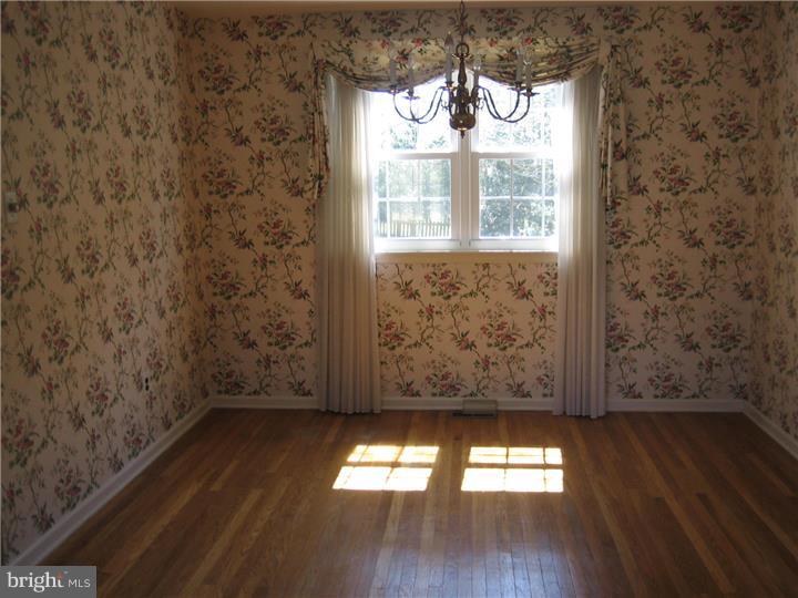 752 York Road Mount Laurel, NJ 08054 - Photo 10 of 25 Dining Room