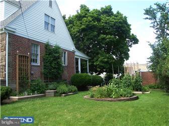 701 Rhawn Street Philadelphia, PA 19111 - Photo 2 of 11 Exterior Side