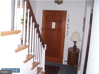 701 Rhawn Street Philadelphia, PA 19111 - Photo 8 of 11 Foyer