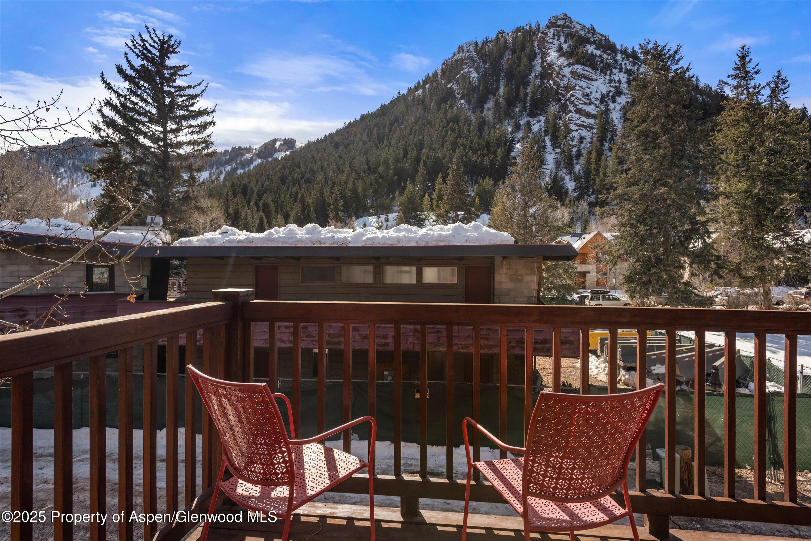 503 West Main Street, Unit B202 Aspen, CO 81611 - Photo 17 of 22 a view of a chairs on the roof deck