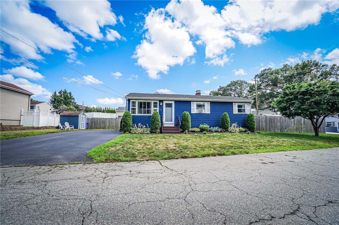 114 Stella Drive North Providence, RI 02911 - Photo 2 of 31