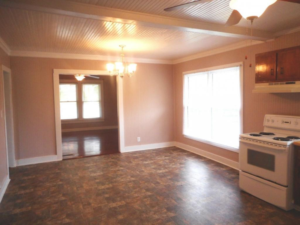 830 Blue Springs Road Elizabethton, TN 37643 - Photo 8 of 12 dining