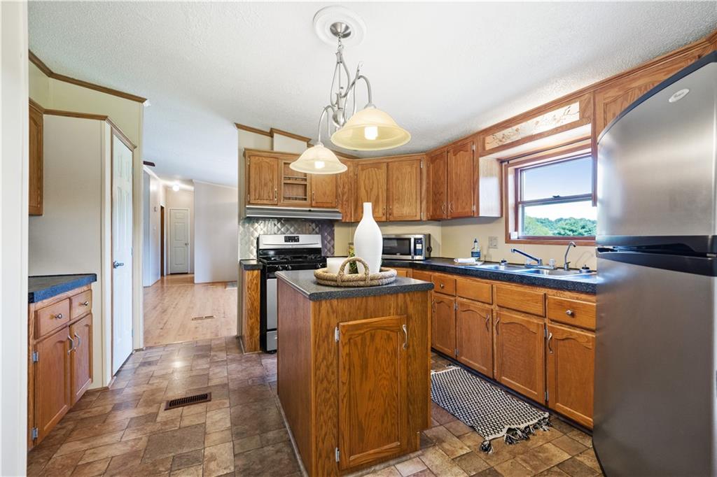 173 Park Road, Unit 3 Aliquippa, PA 15001 - Photo 4 of 24 Gallery Image 4