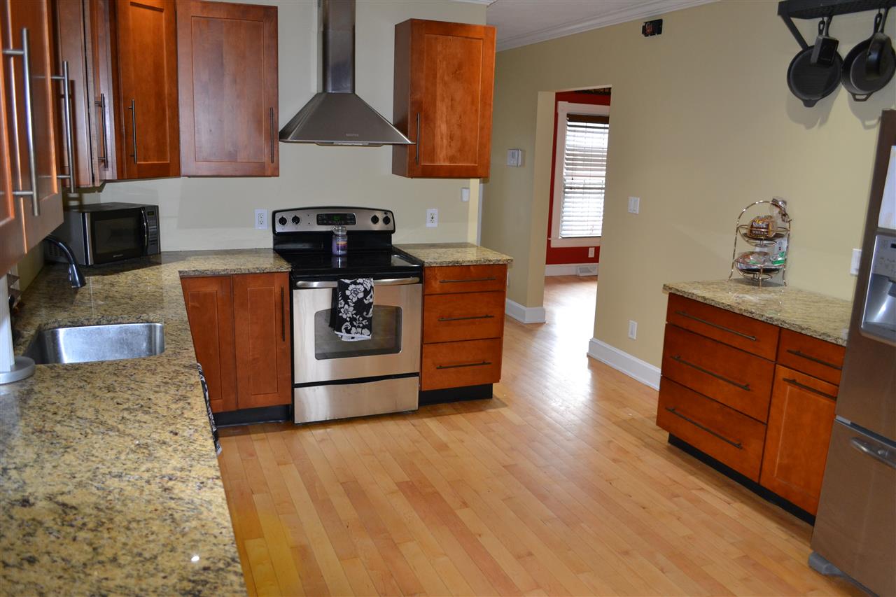 2 Howard Street Derry, NH 03038 - Photo 6 of 19