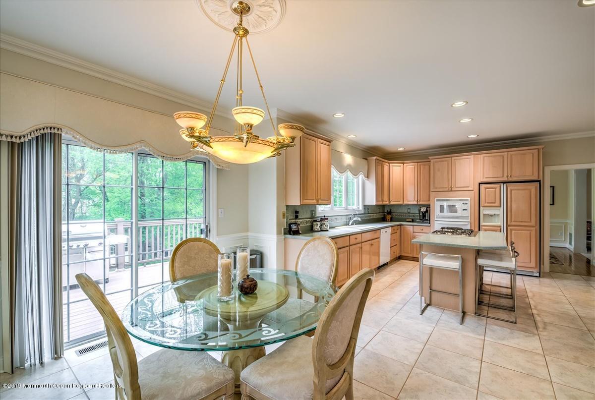 215 Yellowknife Road Morganville, NJ 07751 - Photo 13 of 37 12-KITCHEN
