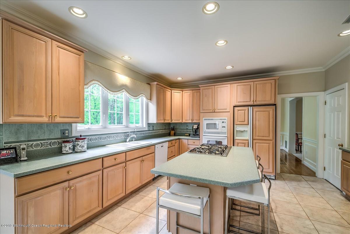 215 Yellowknife Road Morganville, NJ 07751 - Photo 14 of 37 13-KITCHEN