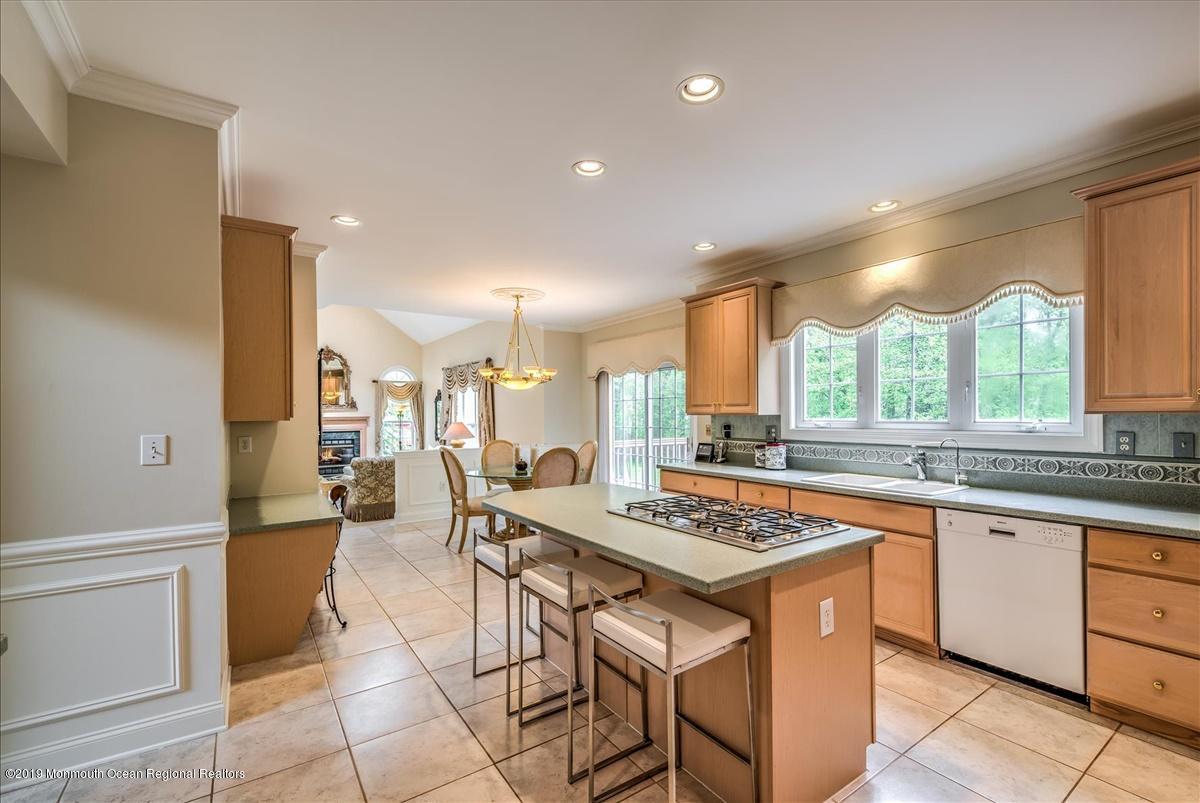 215 Yellowknife Road Morganville, NJ 07751 - Photo 17 of 37 16-KITCHEN