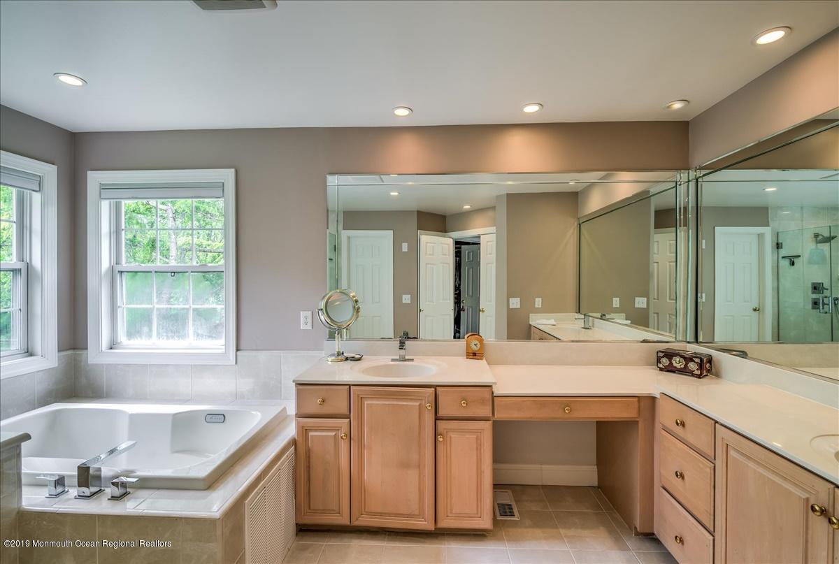 215 Yellowknife Road Morganville, NJ 07751 - Photo 22 of 37 21-MASTER BATHROOM