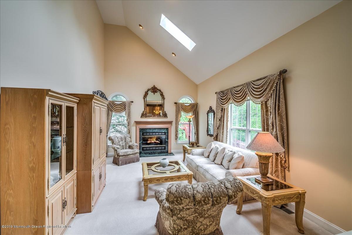 215 Yellowknife Road Morganville, NJ 07751 - Photo 9 of 37 Family Room