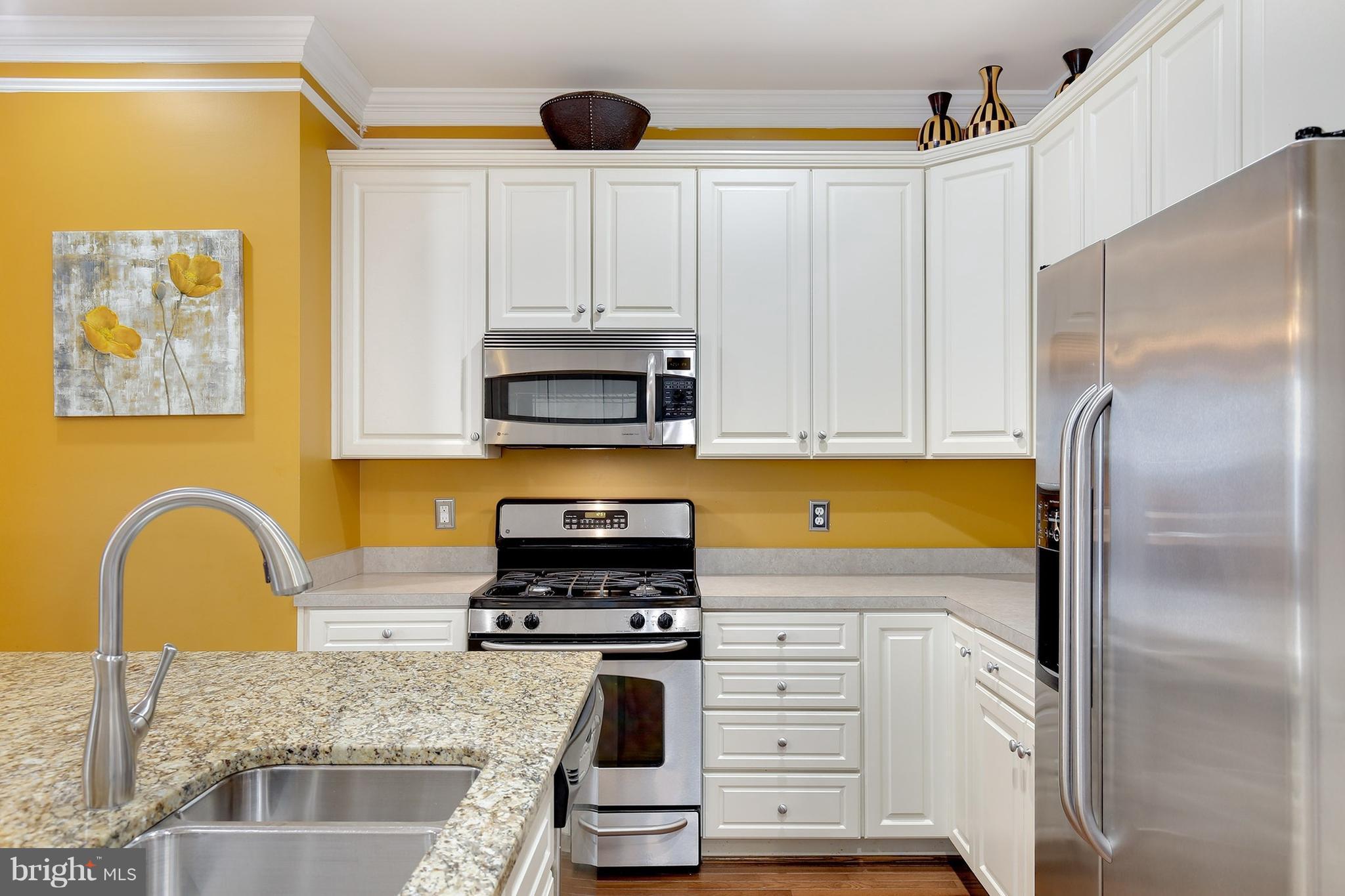 9137 Ribbon Falls Loop Bristow, VA 20136 - Photo 12 of 30 Kitchen