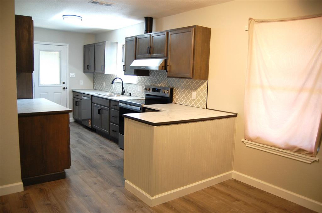 1325 2nd Street Graham, TX 76450 - Photo 5 of 21