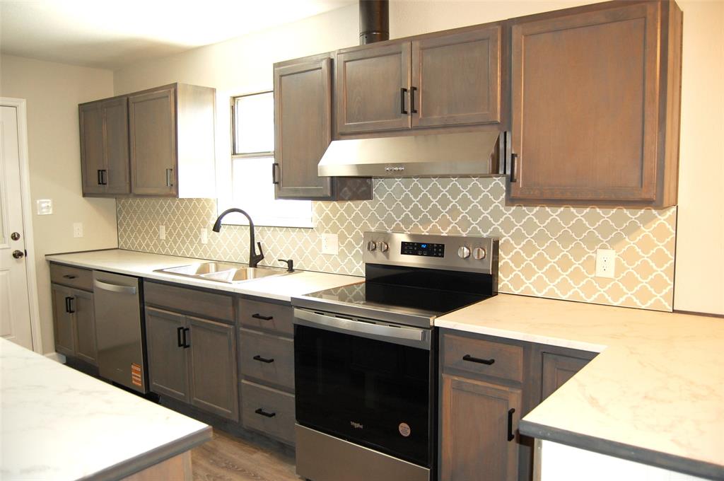 1325 2nd Street Graham, TX 76450 - Photo 6 of 21