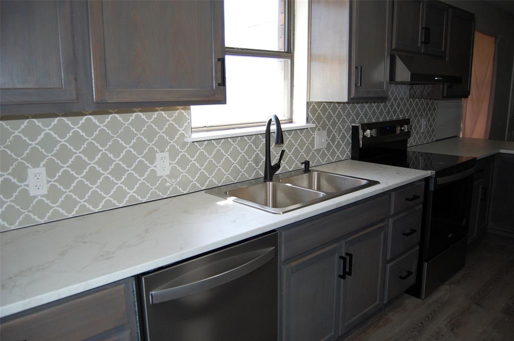 1325 2nd Street Graham, TX 76450 - Photo 8 of 21