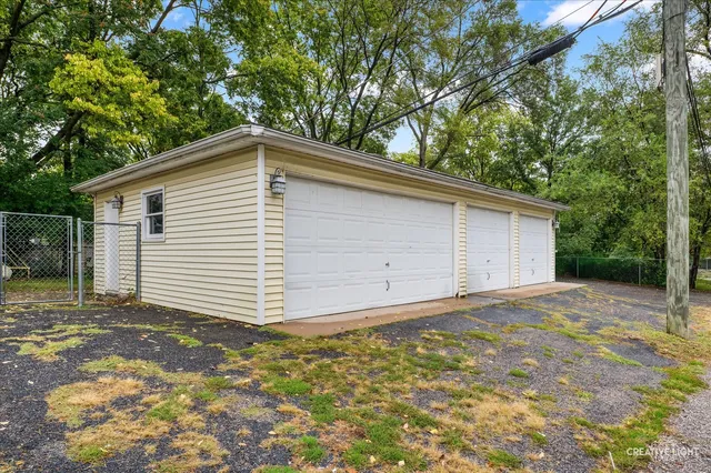 $440,000 | 230 Comstock Street, Joliet, IL 60436